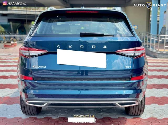 https://images10.gaadi.com/usedcar_image/4634879/original/processed_c0274cd5-6a54-417d-ba79-0cff05519d23.jpg?imwidth=6401