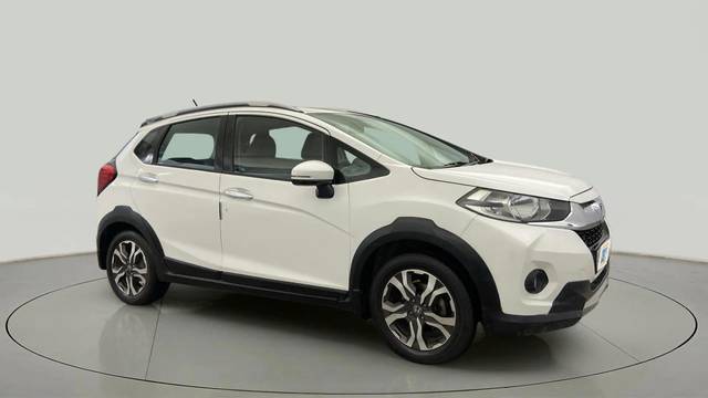 https://images10.gaadi.com/usedcar_image/4634890/original/c89706ba73cabbc9d0ca6cd066bc8ca9.jpg?imwidth=6400