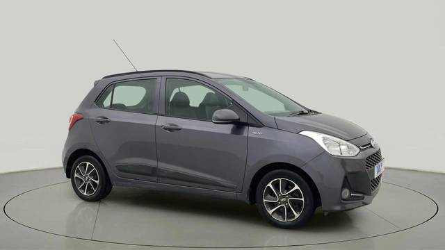 https://images10.gaadi.com/usedcar_image/4634899/original/477f5623c70bc0d09d6bb4ec1edf9eb1.jpg?imwidth=6400