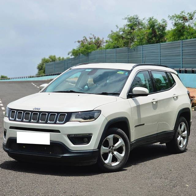 https://images10.gaadi.com/usedcar_image/4634910/original/processed_53985fcd7756d1cc12a67ca281938d56.jpg?imwidth=6401