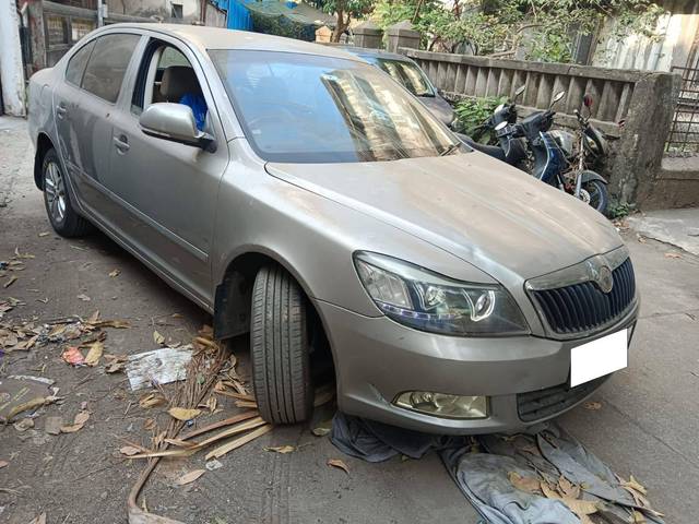 https://images10.gaadi.com/usedcar_image/4634927/original/processed_b269b368a9ab5ccfb738533cd0b32eee.jpg?imwidth=6400