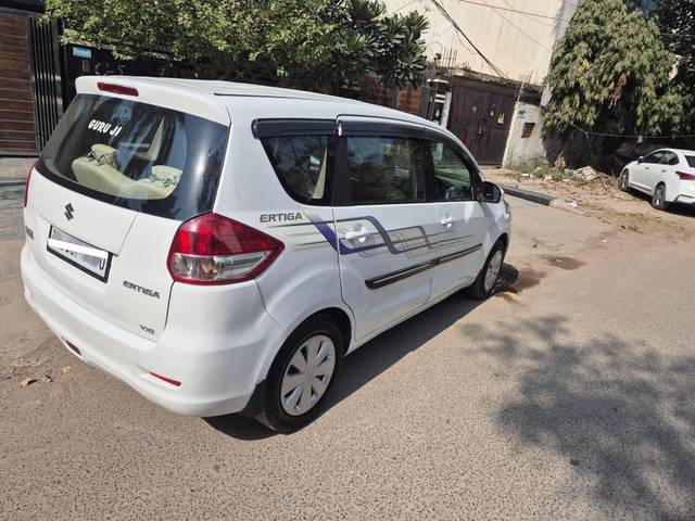 https://images10.gaadi.com/usedcar_image/4634928/original/processed_f18a1518a3278eb9be73330902543375.jpg?imwidth=6401