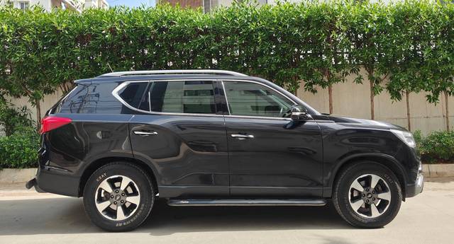 https://images10.gaadi.com/usedcar_image/4634931/original/processed_3477bfc9a3b8d3fa86a37eaf35d07662.jpg?imwidth=6401