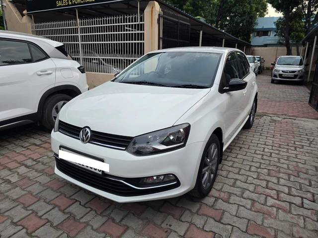 https://images10.gaadi.com/usedcar_image/4634933/original/processed_1dc116f8dccf1157b10645d9739b7dbd.jpg?imwidth=6402