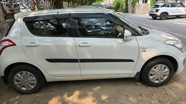 https://images10.gaadi.com/usedcar_image/4634940/original/processed_641c34a7036cd9440bedc1ac85706282.jpg?imwidth=6401
