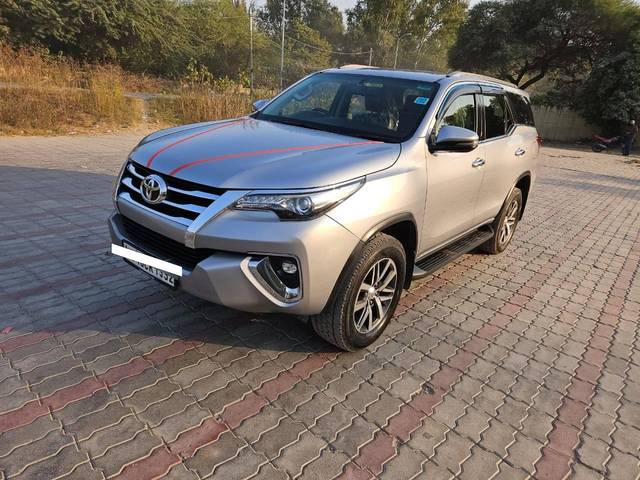https://images10.gaadi.com/usedcar_image/4634991/original/processed_0643f90f814e96af072b2d12ca1e0e55.jpg?imwidth=6400