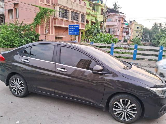 https://images10.gaadi.com/usedcar_image/4635009/original/processed_c3d413347417fa4d5884cffcd79be8ef.jpg?imwidth=6400