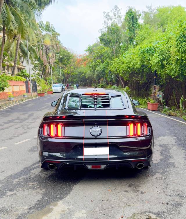https://images10.gaadi.com/usedcar_image/4635026/original/processed_bd0fc08a-d1aa-4b82-a3ed-125d06e61155.jpg?imwidth=6401