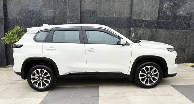 https://images10.gaadi.com/usedcar_image/4635032/original/506ce696e75a39d511993ef9d953067a.jpg?imwidth=6401