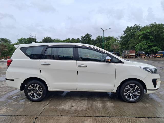 https://images10.gaadi.com/usedcar_image/4635046/original/fcd14f05fe3ce8b2291a92b4d431c0f9.jpg?imwidth=6401
