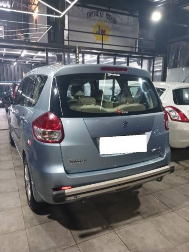 https://images10.gaadi.com/usedcar_image/4635053/original/processed_35bca567-547b-4eda-a846-a1325c1cdd3d.jpg?imwidth=6401