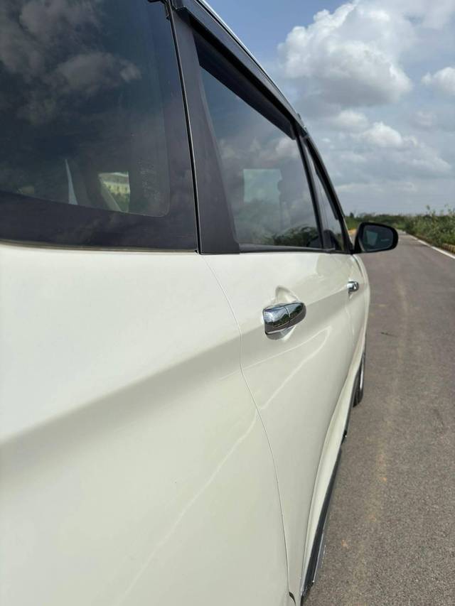 https://images10.gaadi.com/usedcar_image/4635056/original/processed_1ad221721a3a1ca7f9c1c7494f9b8a95.jpg?imwidth=6401