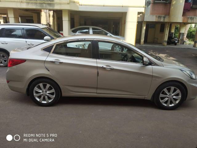 https://images10.gaadi.com/usedcar_image/4635077/original/processed_8278d71e-1861-46dc-8f8f-59a1877f9527.jpg?imwidth=6401