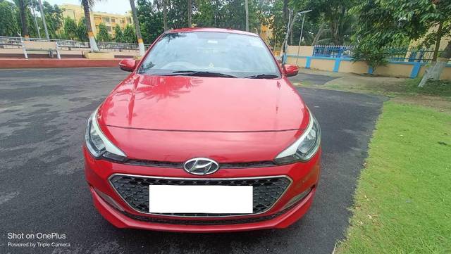 https://images10.gaadi.com/usedcar_image/4635100/original/processed_526b876c-526a-4eb5-abcb-bbfe10155baf.jpg?imwidth=6400