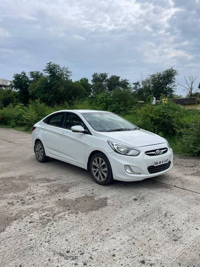 https://images10.gaadi.com/usedcar_image/4635103/original/processed_12bea5ea4136983ae902d3bd0e8f10f4.jpg?imwidth=6402