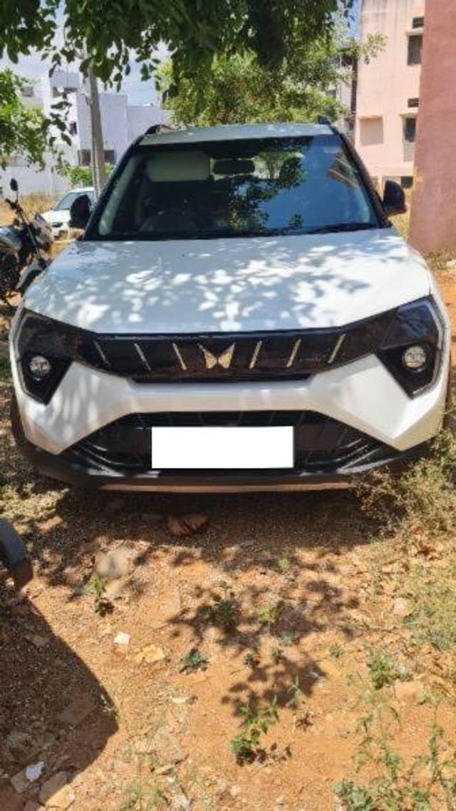 https://images10.gaadi.com/usedcar_image/4635106/original/processed_c869bd7d-93d8-4e30-96ac-0f11191dd960.jpg?imwidth=6400