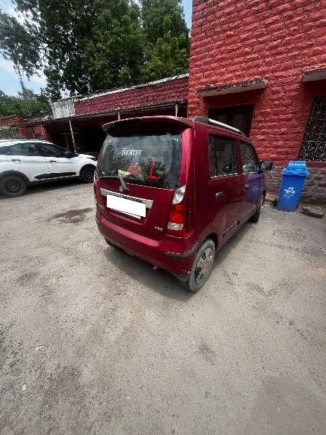 https://images10.gaadi.com/usedcar_image/4635116/original/processed_12522648-b803-4a13-a1a4-fe7d55f75b0e.jpeg?imwidth=6400