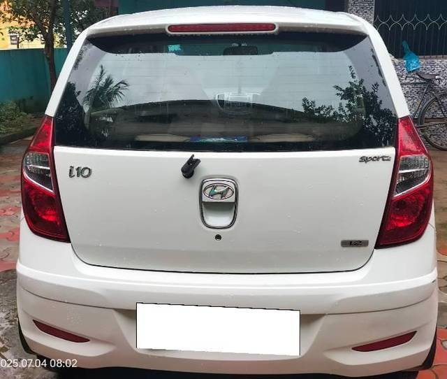 https://images10.gaadi.com/usedcar_image/4635188/original/processed_ee489560-523c-4f8b-9f1c-b698310566f5.jpg?imwidth=6401
