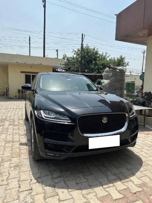 https://images10.gaadi.com/usedcar_image/4635196/original/processed_03b55dac-96ed-42f1-b7a7-ec72f85e7e3a.jpeg?imwidth=6402