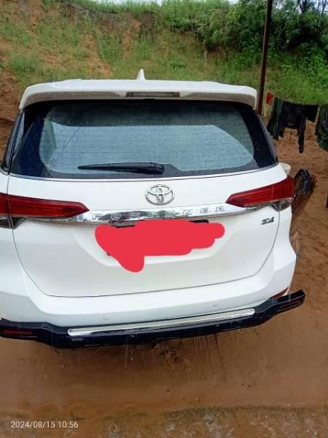 https://images10.gaadi.com/usedcar_image/4635206/original/processed_e573241f-8382-4422-a744-de967c2240b9.jpg?imwidth=6401