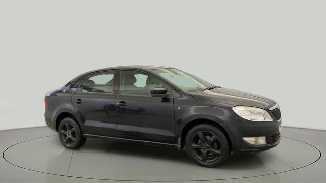 https://images10.gaadi.com/usedcar_image/4635210/original/b5d3e1cf8c2bea8c2507a4588ee11be7.jpg?imwidth=6400