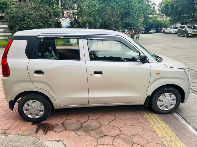 https://images10.gaadi.com/usedcar_image/4635215/original/processed_39c68a849778577cdb9597ce8d6f648b.jpg?imwidth=6401