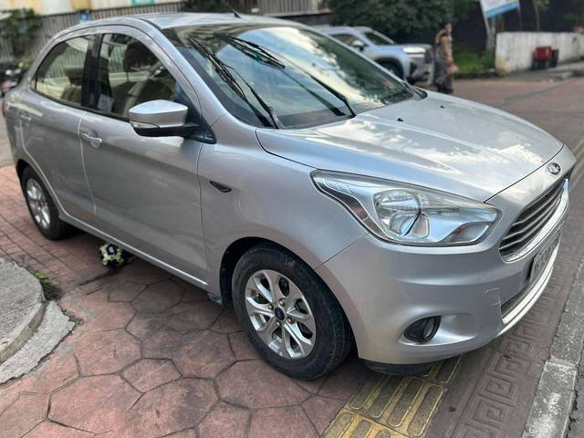 https://images10.gaadi.com/usedcar_image/4635220/original/processed_97ba4e62660f6444fcac964c46cfff19.jpg?imwidth=6400