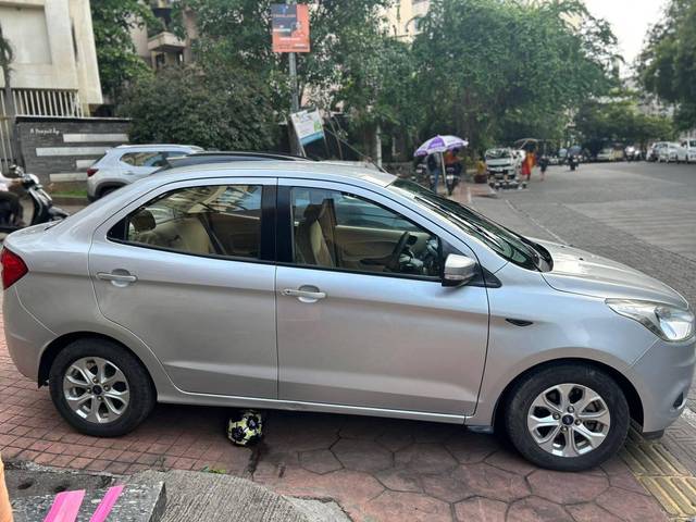 https://images10.gaadi.com/usedcar_image/4635220/original/processed_b7c5595f1c0d4bd06382ee5f6a37ed41.jpg?imwidth=6401