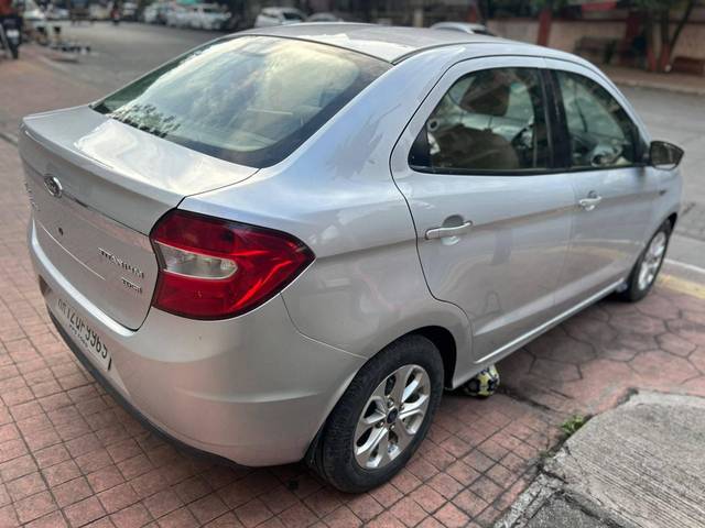 https://images10.gaadi.com/usedcar_image/4635220/original/processed_dcdf7b2b0f4b37b8751bb0f0a063c622.jpg?imwidth=6402