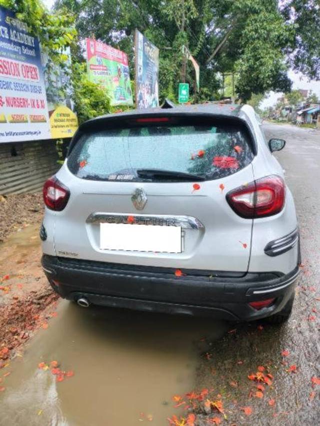 https://images10.gaadi.com/usedcar_image/4635227/original/processed_89c4c6ef-5e24-41d9-812c-0ba6dc3052cc.jpg?imwidth=6401