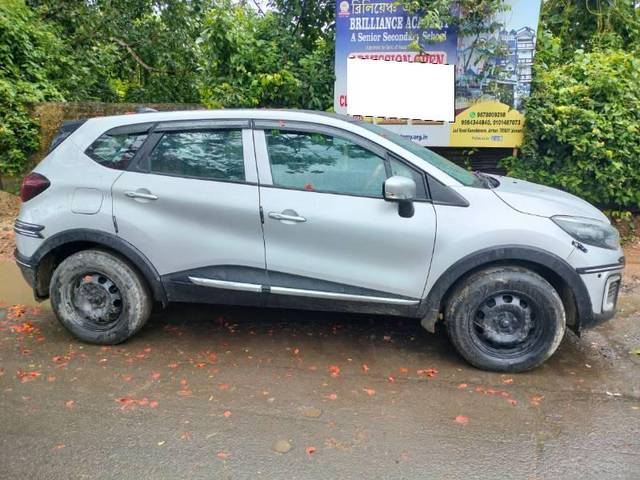 https://images10.gaadi.com/usedcar_image/4635227/original/processed_dfe36e96-fded-4615-aa7b-5c9e7ba5c564.jpg?imwidth=6402