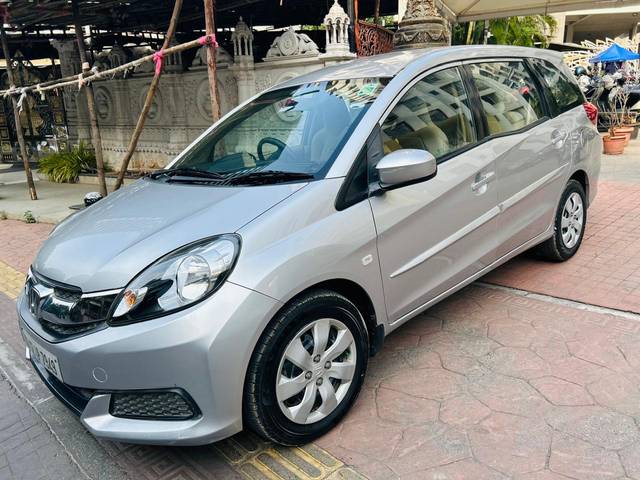https://images10.gaadi.com/usedcar_image/4635262/original/ae1f24453af336974b5d3917d3c9e7f4.jpg?imwidth=6400
