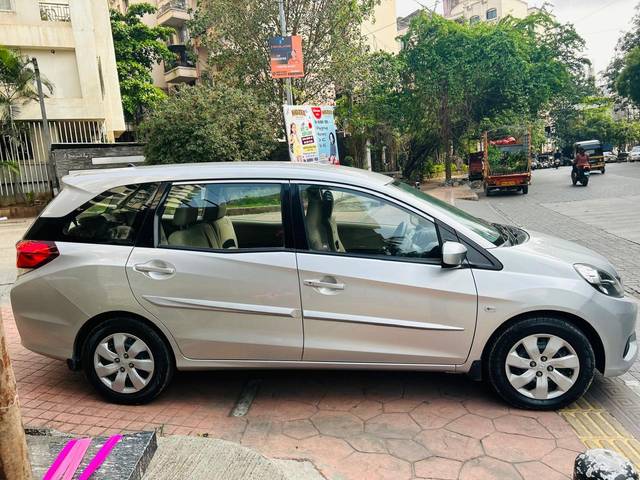 https://images10.gaadi.com/usedcar_image/4635262/original/processed_82c862e9f0c02dfbf9011970dee6741d.jpg?imwidth=6401