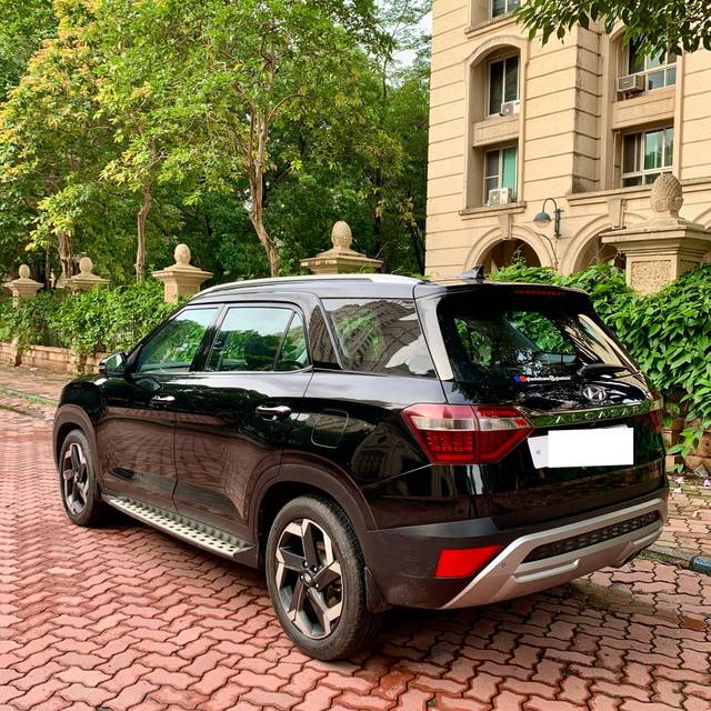 https://images10.gaadi.com/usedcar_image/4635275/original/processed_5625aa5d2e3112af2edb02f9af333d6d.JPG?imwidth=6402