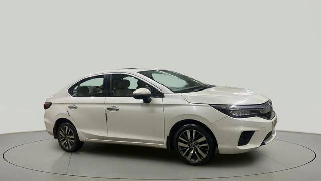 https://images10.gaadi.com/usedcar_image/4635278/original/7a1396f2d9c89a5368f438ea2095d8d7.jpg?imwidth=6400
