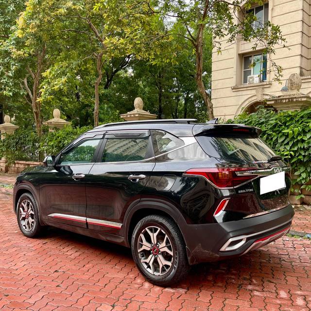 https://images10.gaadi.com/usedcar_image/4635281/original/processed_ebd86d6fbf85181ec7af13a18c8560e2.JPG?imwidth=6402