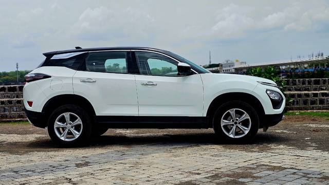 https://images10.gaadi.com/usedcar_image/4635300/original/2c23b1b4dedece2ce3e3daa6f9469299.jpg?imwidth=6401