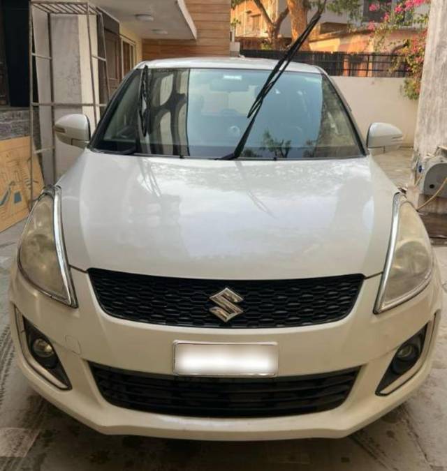 https://images10.gaadi.com/usedcar_image/4635302/original/processed_13664f2d-5574-43e5-bba5-6df86ba28e3c.jpg?imwidth=6400