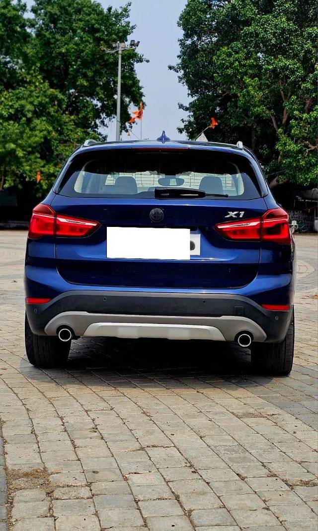 https://images10.gaadi.com/usedcar_image/4635303/original/processed_8fe496626406e1e7d683ec9e92710845.jpg?imwidth=6402
