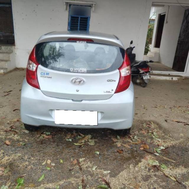 https://images10.gaadi.com/usedcar_image/4635308/original/processed_e2f7e62c-30bd-45fe-8738-ec07b78b3ba6.jpg?imwidth=6402