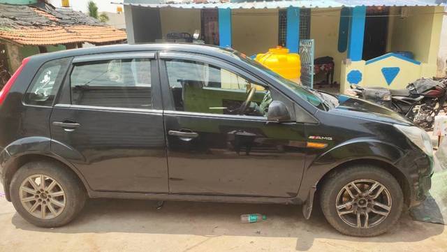 https://images10.gaadi.com/usedcar_image/4635322/original/processed_aebb1534-8d76-44a2-9811-73d032806d7f.jpg?imwidth=6400