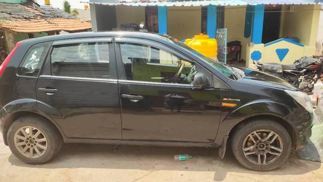 https://images10.gaadi.com/usedcar_image/4635379/original/processed_b35a4bbe-be16-463a-a52e-3f91a32a3e63.jpg?imwidth=6400