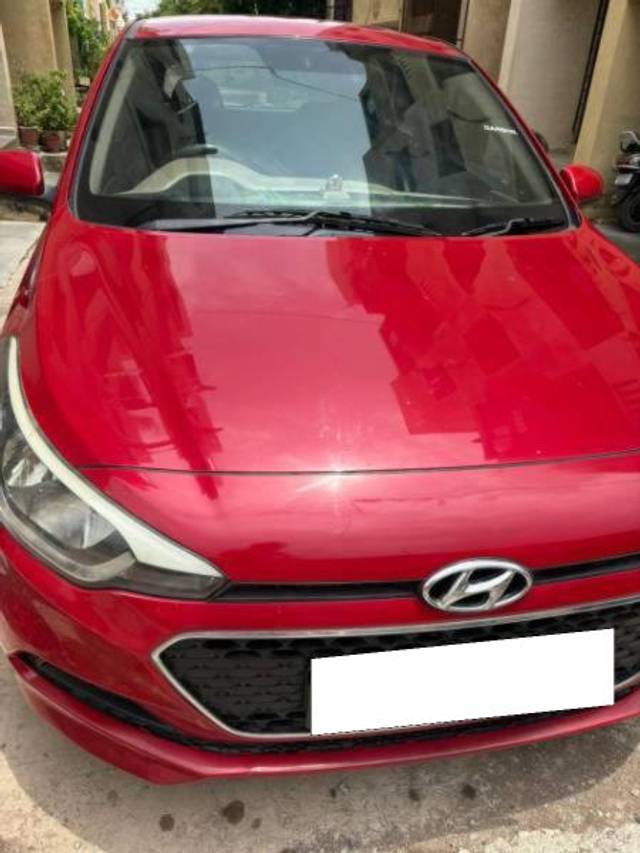 https://images10.gaadi.com/usedcar_image/4635390/original/processed_5c52b709-e36c-4ab5-ab93-9430091475c9.jpg?imwidth=6400