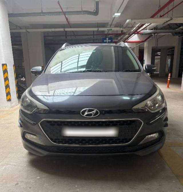 https://images10.gaadi.com/usedcar_image/4635393/original/processed_005a8de1-9e78-49ca-8de6-e80a2d7e6321.jpeg?imwidth=6400