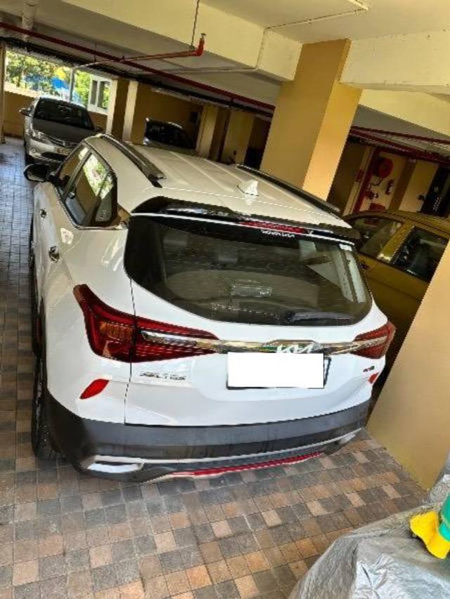 https://images10.gaadi.com/usedcar_image/4635397/original/processed_7a977d29-de83-4050-aa36-069c0fb2de29.jpeg?imwidth=6401