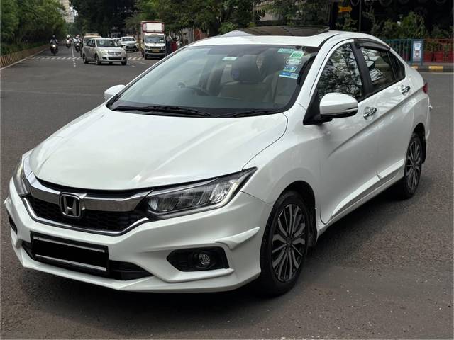 https://images10.gaadi.com/usedcar_image/4635403/original/processed_af3683f4-8e3d-4be2-8454-4bddc304a88b.jpg?imwidth=6402
