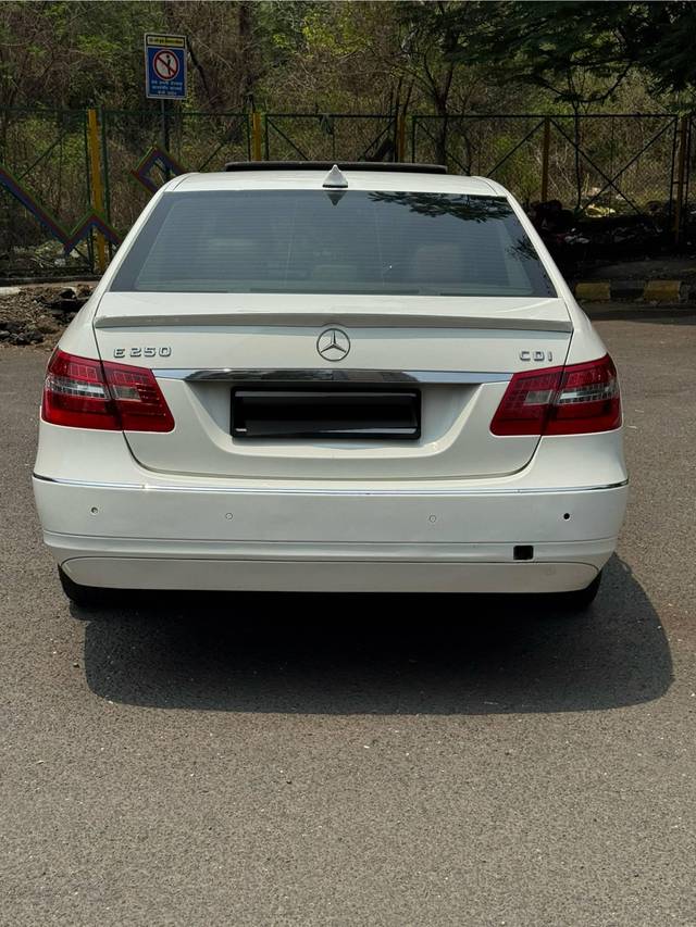 https://images10.gaadi.com/usedcar_image/4635406/original/processed_93ac894f-d71d-4967-b55f-74661c85e147.jpg?imwidth=6402