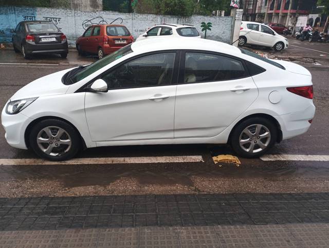 https://images10.gaadi.com/usedcar_image/4635422/original/processed_3b4cf6367238b3729e72a7298db691cb.jpg?imwidth=6402