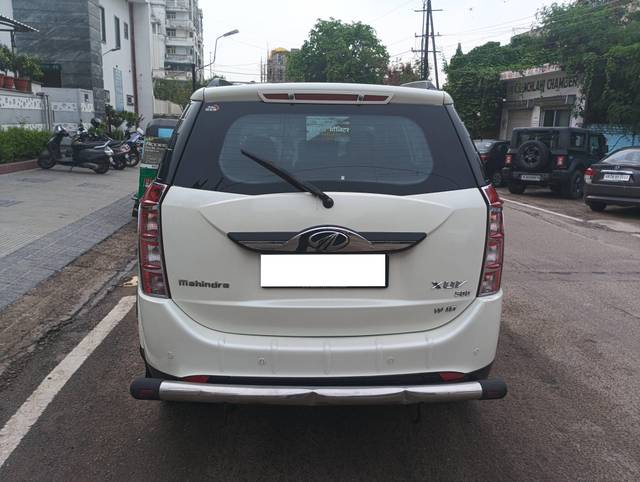 https://images10.gaadi.com/usedcar_image/4635423/original/processed_65106ff933049b604df3bf6b99e95e56.jpg?imwidth=6402