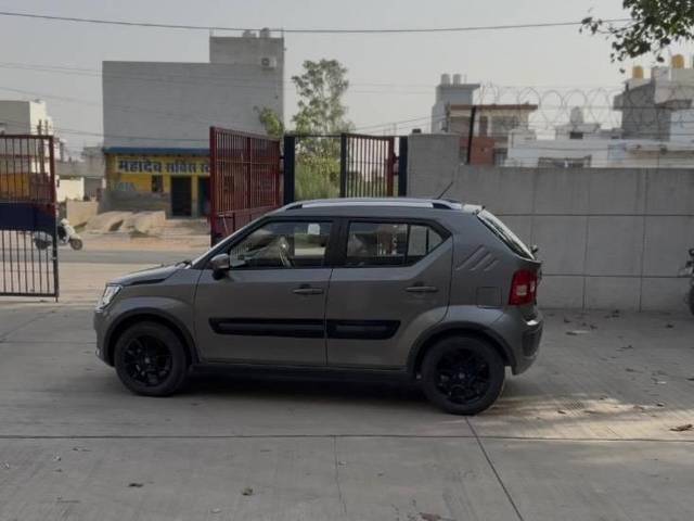 https://images10.gaadi.com/usedcar_image/4635439/original/processed_72caaf5e-7b2b-4af6-ac29-17ea6f373ab8.jpeg?imwidth=6401